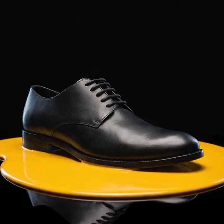 Damon plain-toe derby in black leather